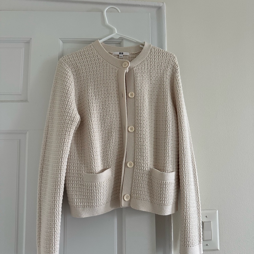 Uniqlo Cream Knit Cardigan Sweater with Textured Pattern